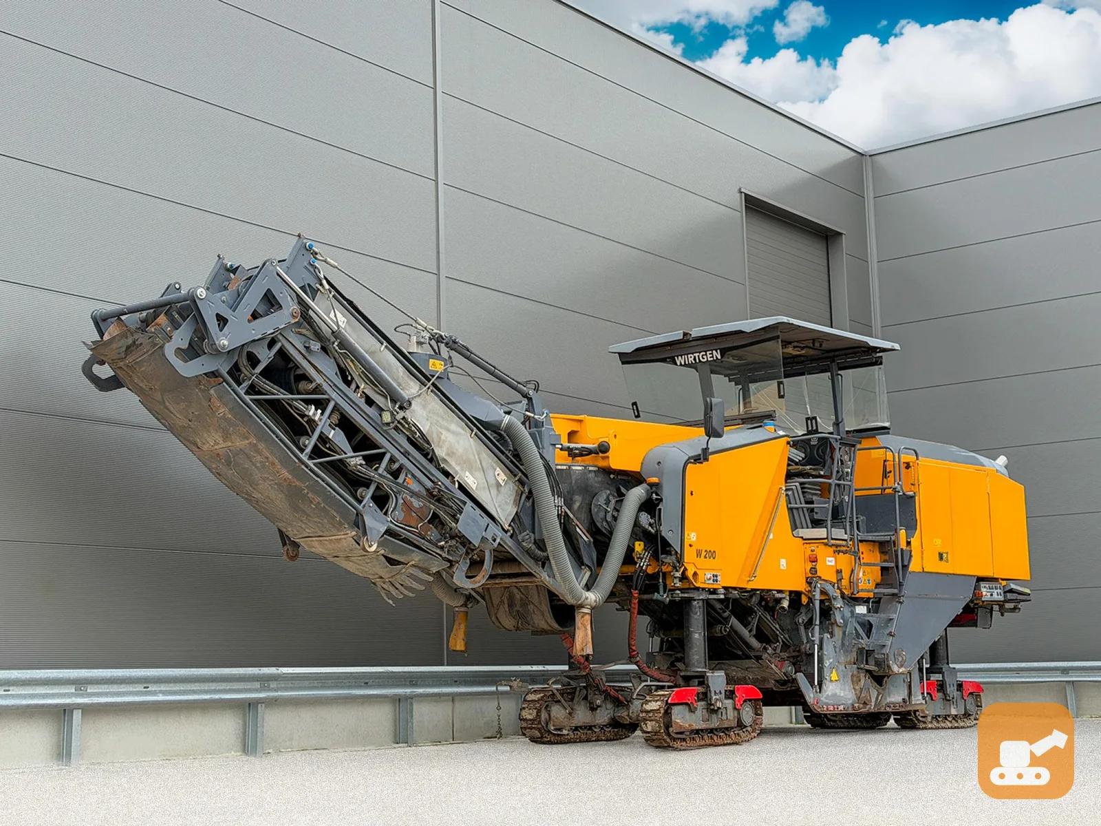 Дорожная фреза Wirtgen W 200 I Б/У с доставкой в Саратов