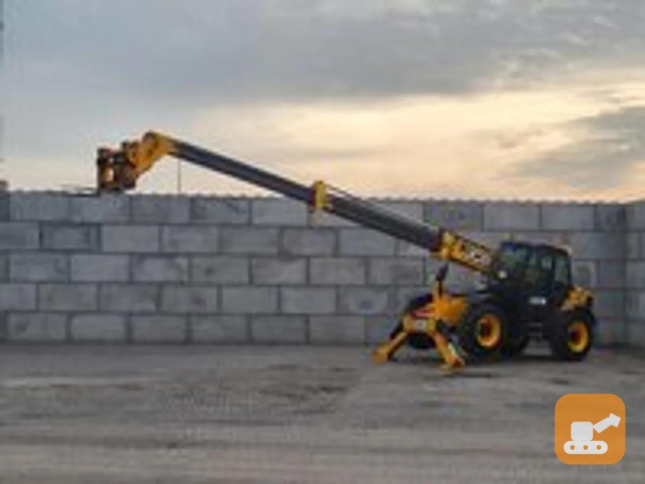 Телескопический погрузчик JCB 535-125 Б/У с доставкой в Челябинск