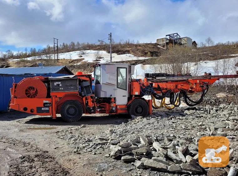 Шахтная буровая каретка Sandvik DD420-S60C Б/У с доставкой в Санкт-Петербург