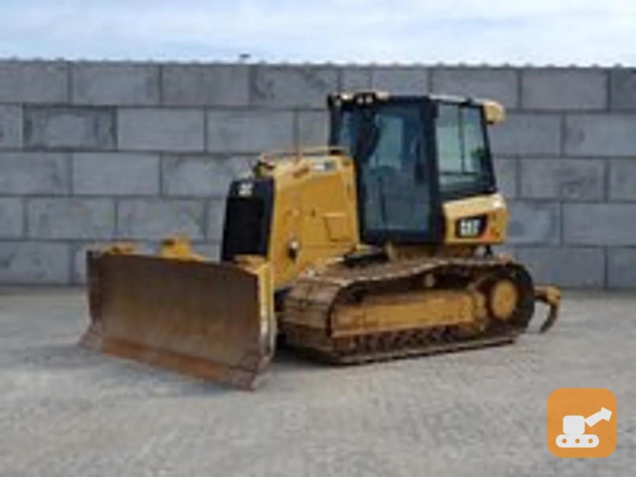 Бульдозер Caterpillar D5K2 LGP Б/У с доставкой в Иркутск