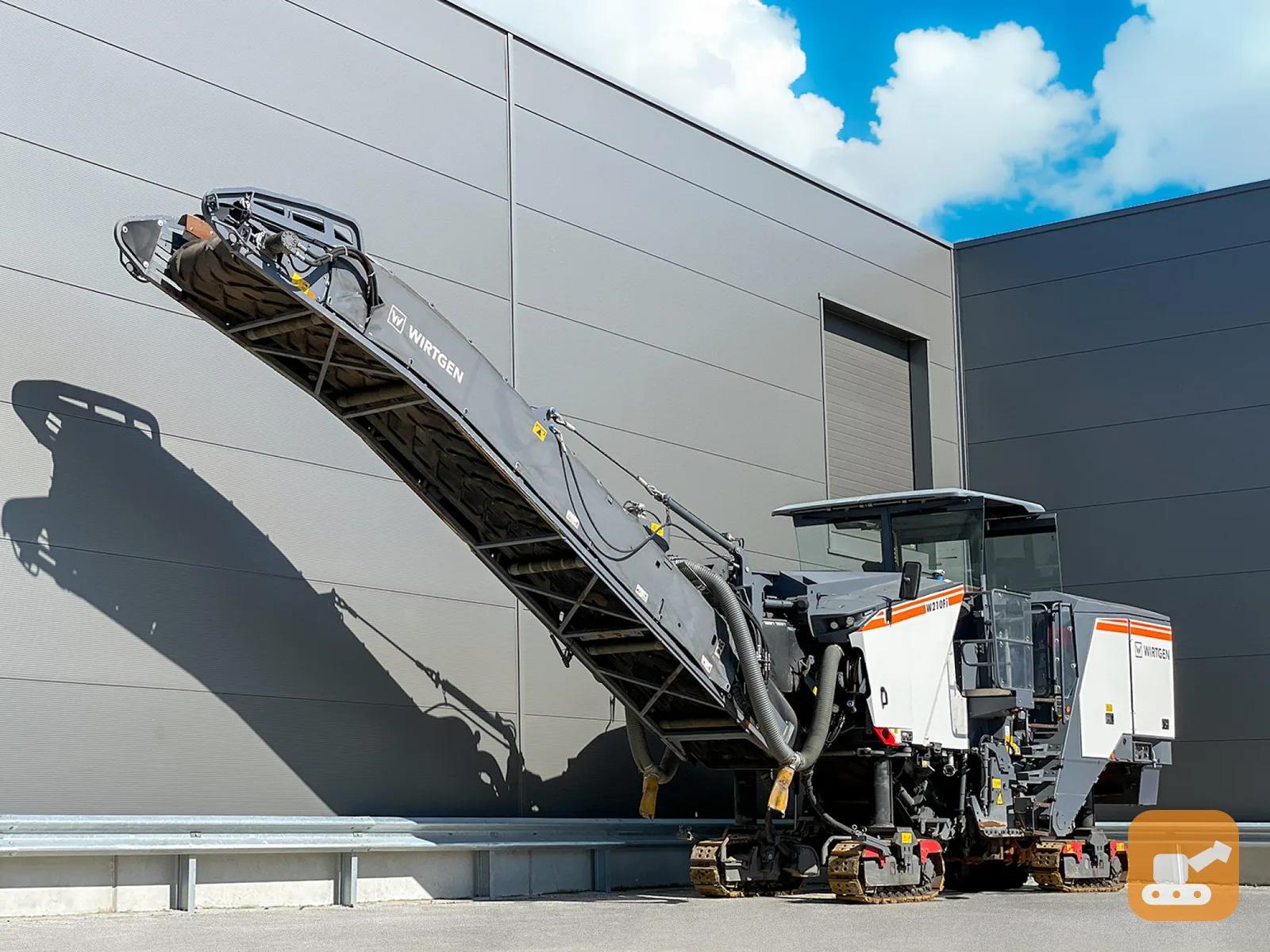 Дорожная фреза Wirtgen W 210 FI Б/У с доставкой в Кемерово