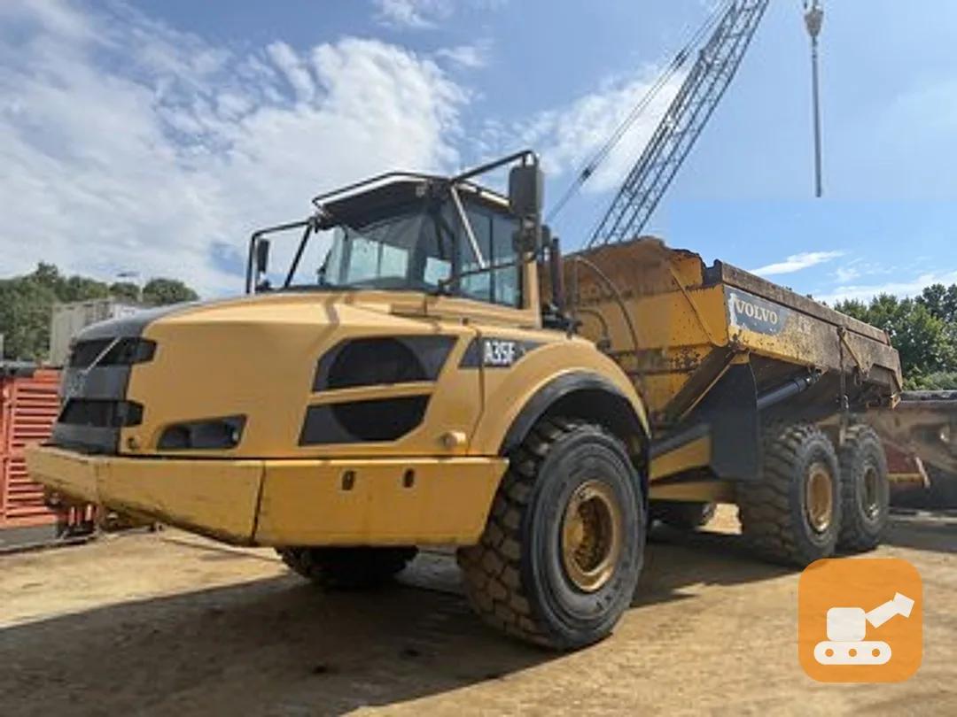 Сочленённый карьерный самосвал Volvo A35F Б/У с доставкой в Архангельск