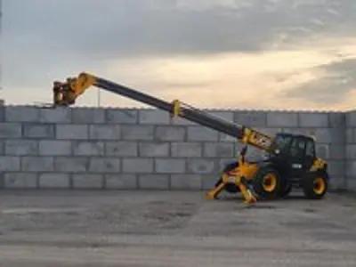 Телескопический погрузчик JCB 535-125 Б/У с доставкой в Челябинск