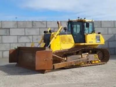 Бульдозер Komatsu D65PX-18 Б/У с доставкой в Красноярск