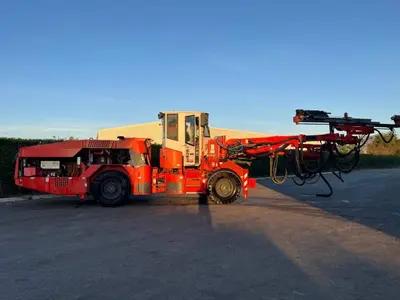 Тоннельная буровая установка Sandvik DT820-SC Б/У с доставкой в Красноярск